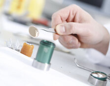 CRB GmbH | Präparation eines Luftfilters | © CRB Analyse Service GmbH