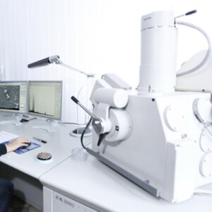 View of the laboratory for SEM and asbestos analysis | © CRB Analyse Service GmbH